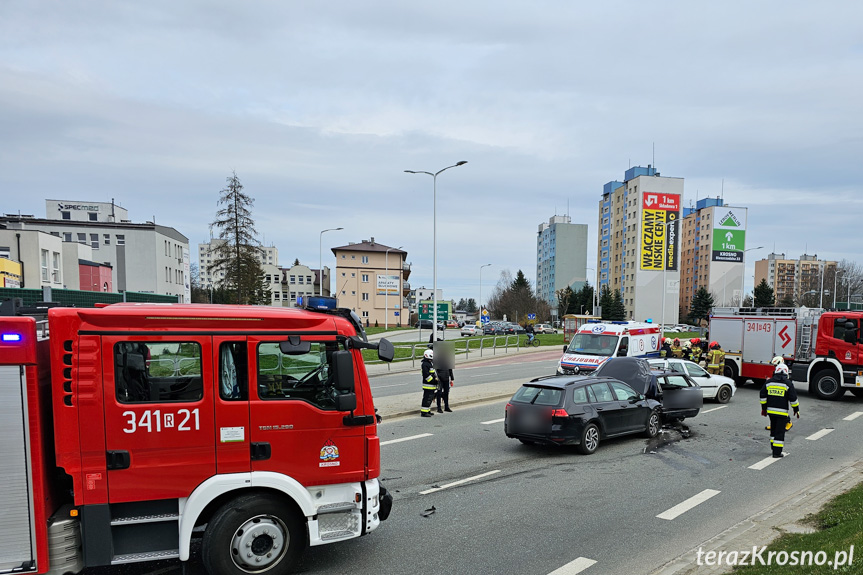 Zderzenie trzech samochodów w Krośnie