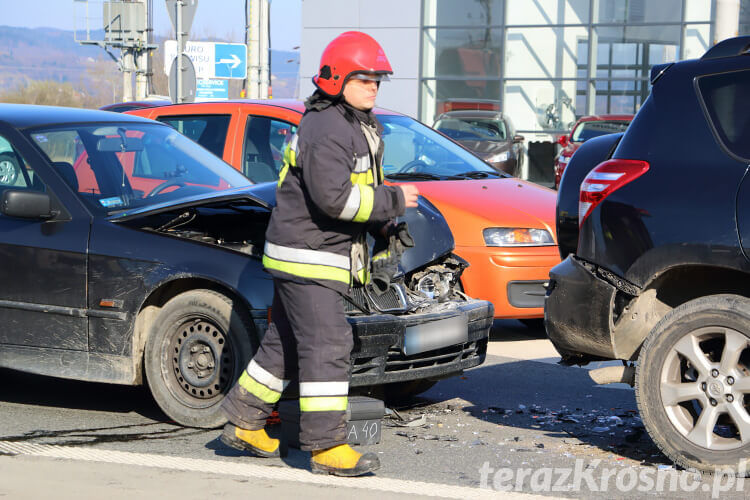 Zderzenie trzech samochodów w Krośnie