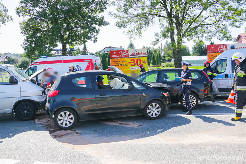 Zderzenie trzech samochodów w Miejscu Piastowym