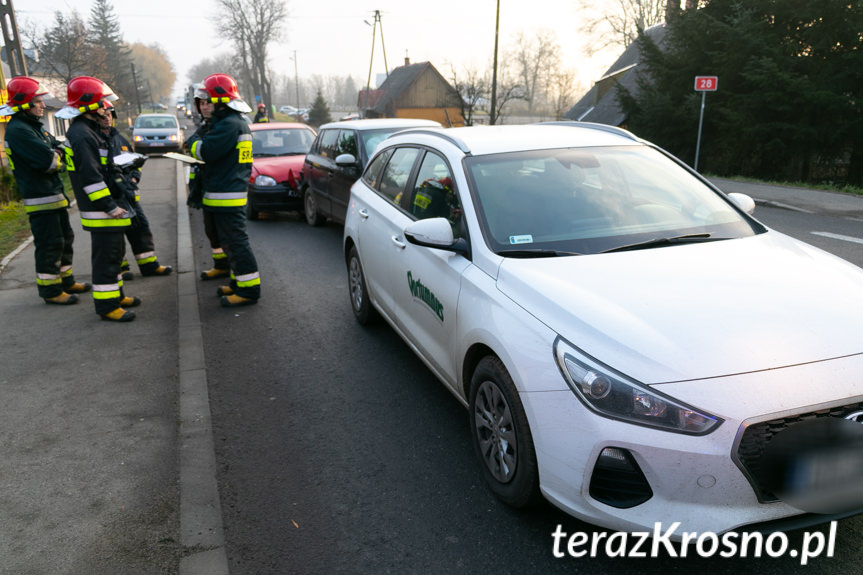 Zderzenie trzech samochodów w Miejscu Piastowym