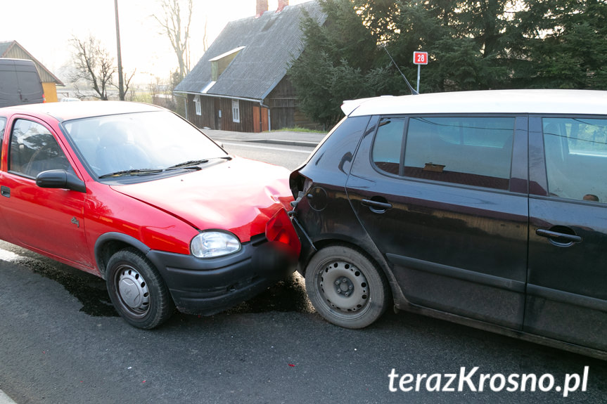 Zderzenie trzech samochodów w Miejscu Piastowym