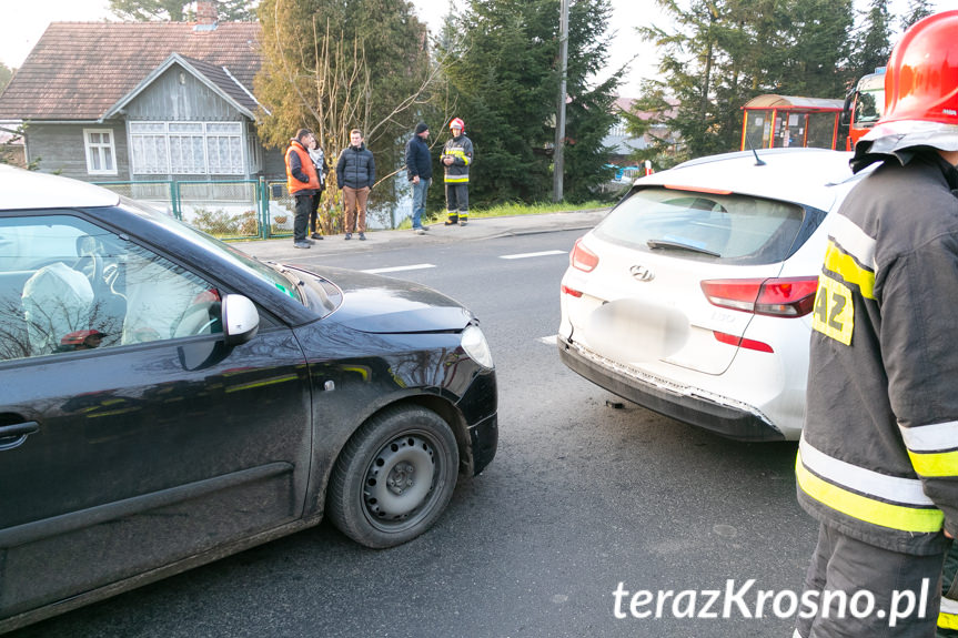 Zderzenie trzech samochodów w Miejscu Piastowym