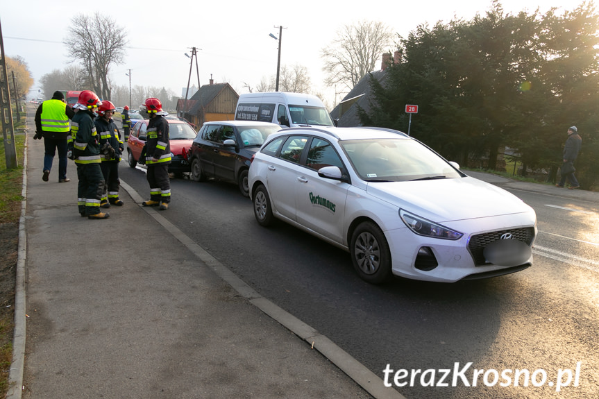 Zderzenie trzech samochodów w Miejscu Piastowym