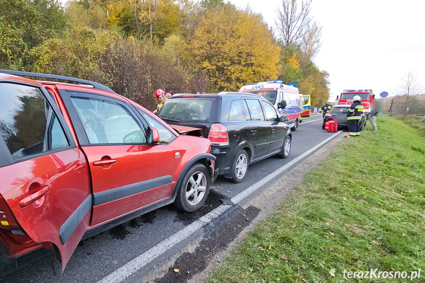 Zderzenie trzech samochodów w Przybówce