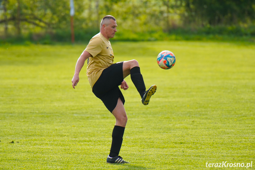 Zorza Łęki Dukielskie - GKS Zarzecze-Dębowiec 2:1