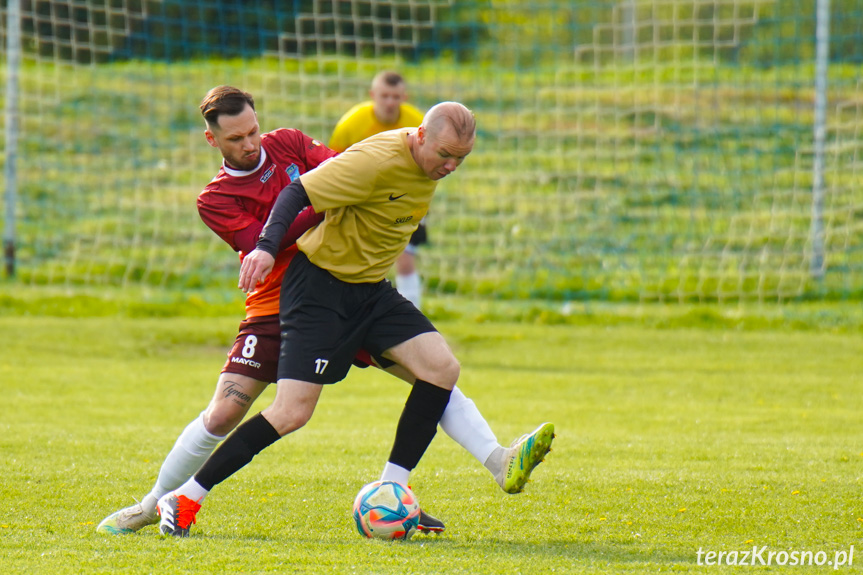 Zorza Łęki Dukielskie - GKS Zarzecze-Dębowiec 2:1