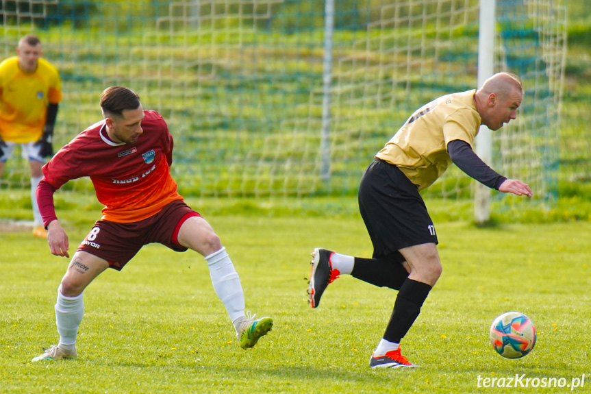 Zorza Łęki Dukielskie - GKS Zarzecze-Dębowiec 2:1