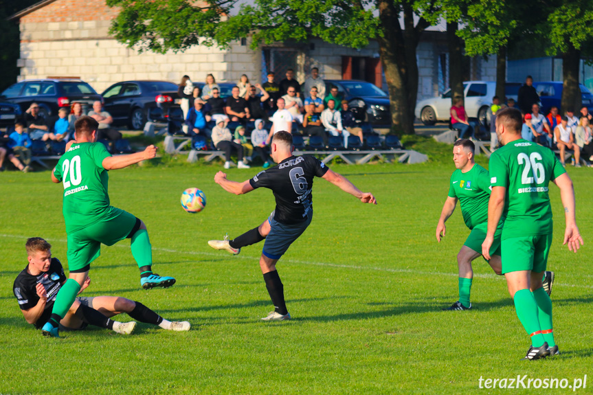 Zorza Łęki Dukielskie - Orzeł Bieździedza 4-0 