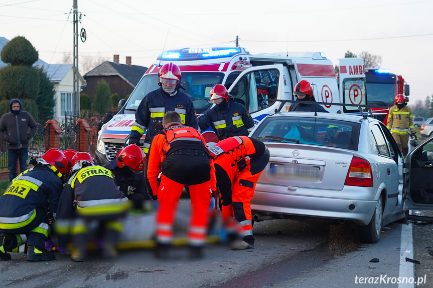 Zręcin. Zderzenie dwóch samochodów