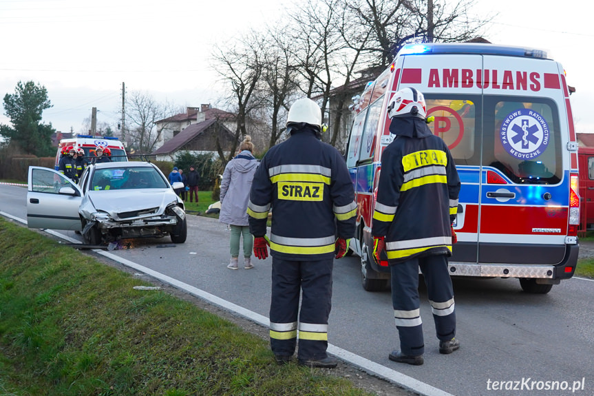 Zręcin. Zderzenie dwóch samochodów