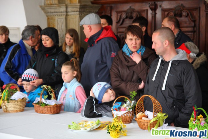 Święcenie wielkanocnych koszyków w Krośnie