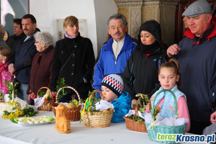 Święcenie wielkanocnych koszyków w Krośnie