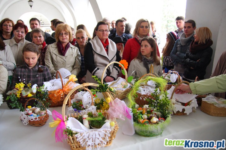 Święcenie wielkanocnych koszyków w Krośnie