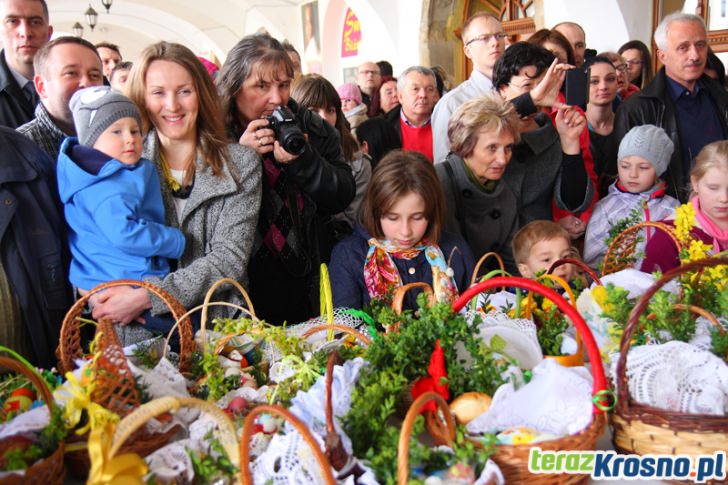 Święcenie wielkanocnych koszyków w Krośnie