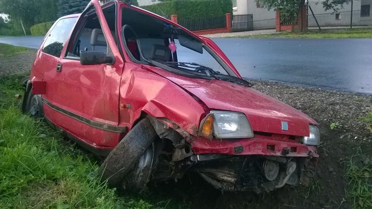 Zręcin: Cinquecento w rowie