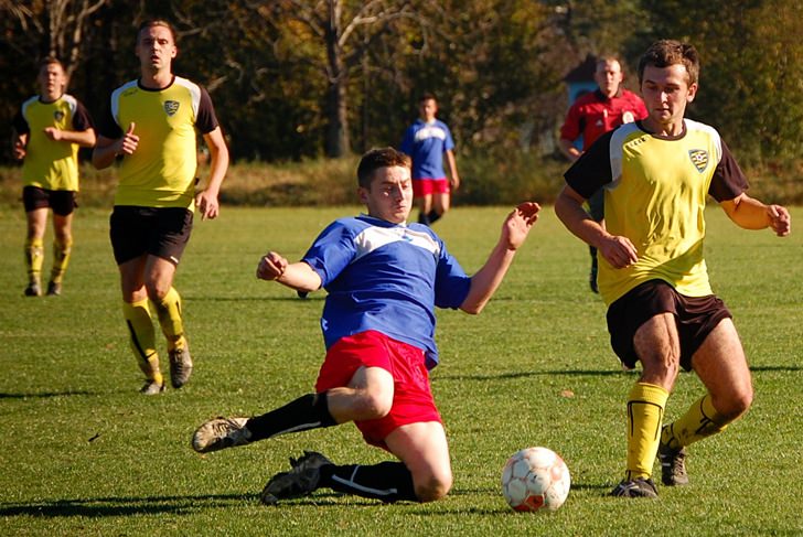 Huragan Jasionka - Błękitni Żeglce 2:2