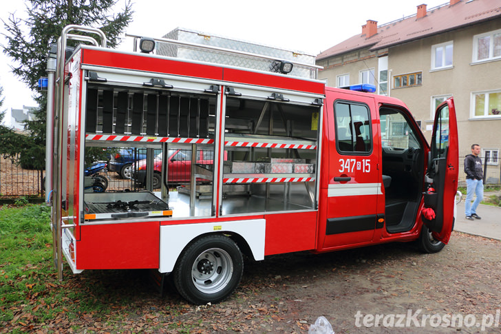 OSP w Zręcinie odebrała nowy samochód