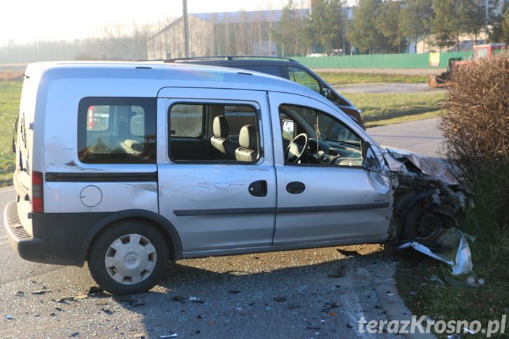 Zderzenie autobusu z samochodem osobowym w Ustrobnej