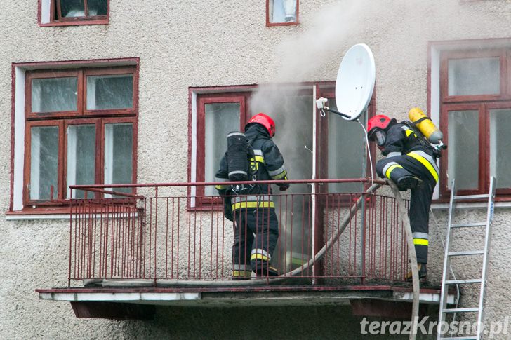 Pożar domu na ul. Popiełuszki w Krośnie