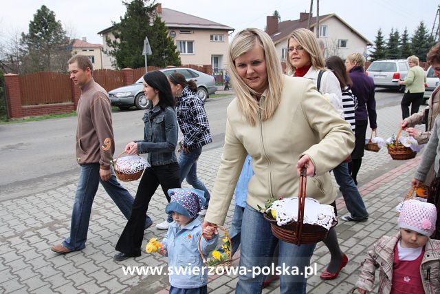 Święcenie pokarmów w Świerzowej Polskiej