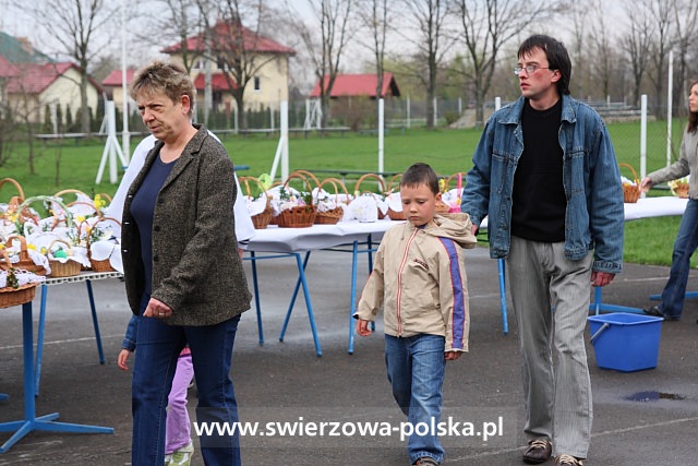 Święcenie pokarmów w Świerzowej Polskiej