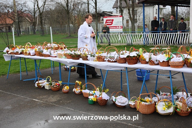 Święcenie pokarmów w Świerzowej Polskiej