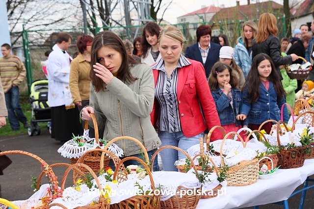 Święcenie pokarmów w Świerzowej Polskiej