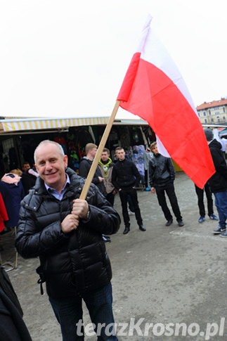 Janusz Korwin-Mikke w Krośnie na placu targowym