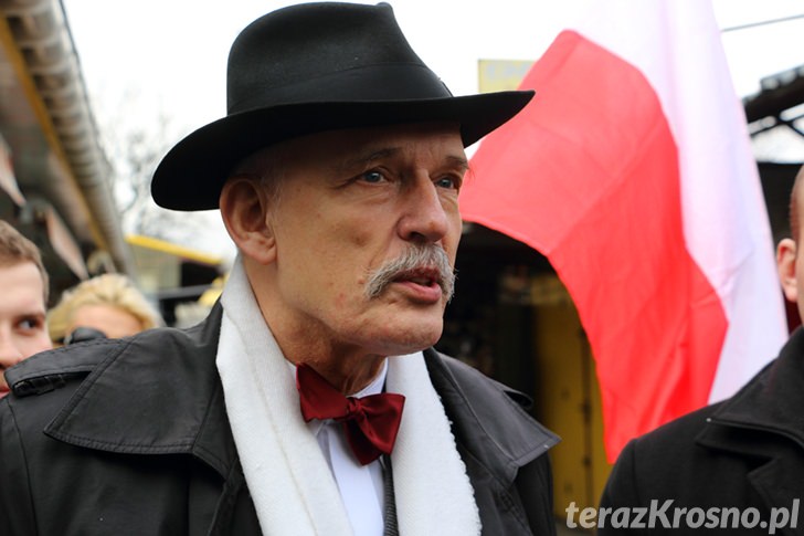 Janusz Korwin-Mikke w Krośnie na placu targowym