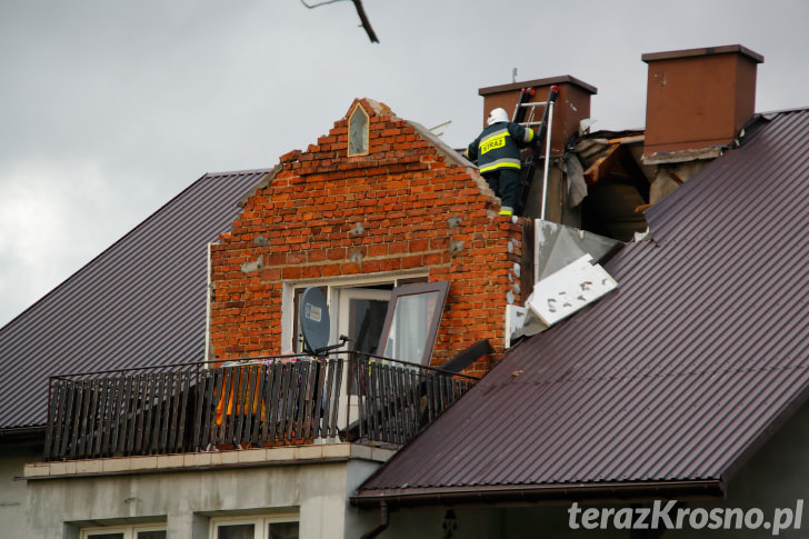 Zerwany dach na Urzędzie Gminy w Korczynie