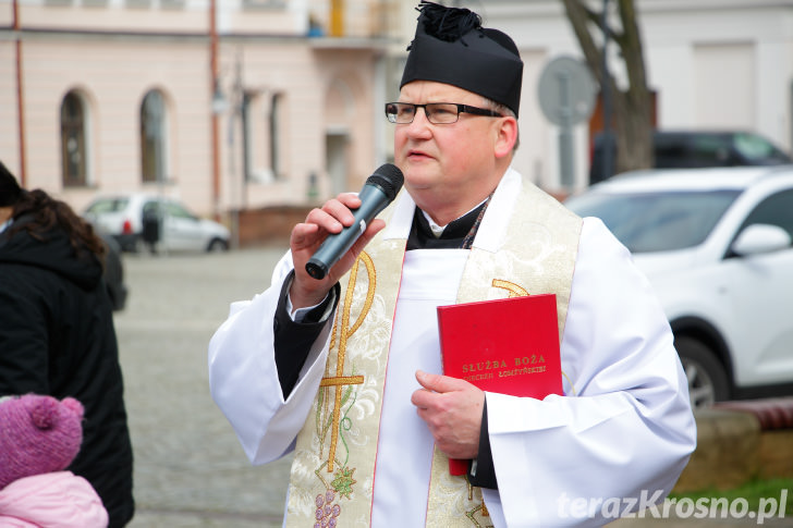 Święcenie pokarmów na Rynku w Krośnie