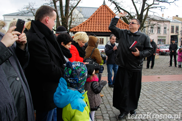 Święcenie pokarmów na Rynku w Krośnie