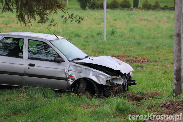 Zasnął i na łuku drogi zjechał do rowu