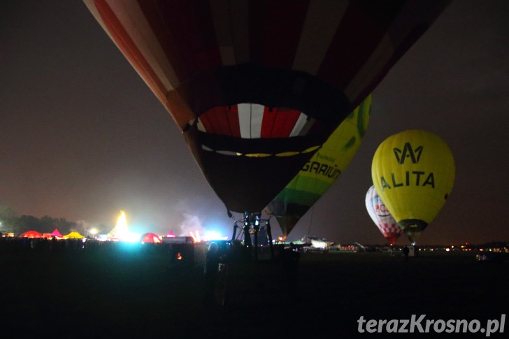 Balony nad Krosnem 2015 - Nocny pokaz balonów