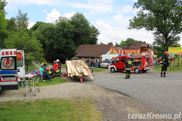 Wypadek w Głojscach, ciągnik przygniótł mężczyznę