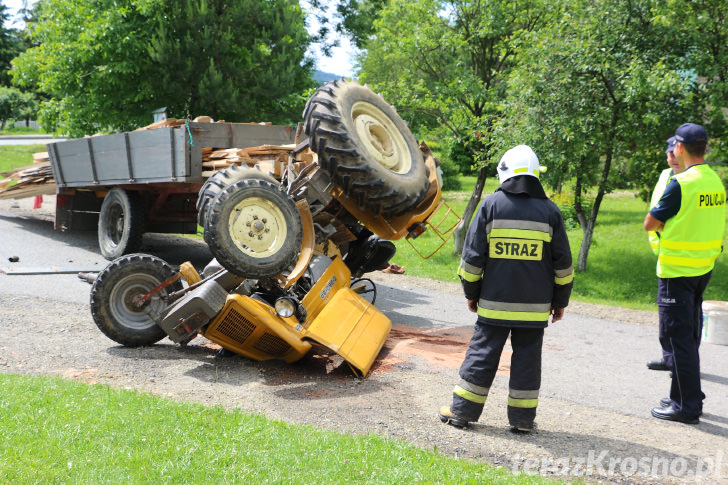 Wypadek w Głojscach, ciągnik przygniótł mężczyznę