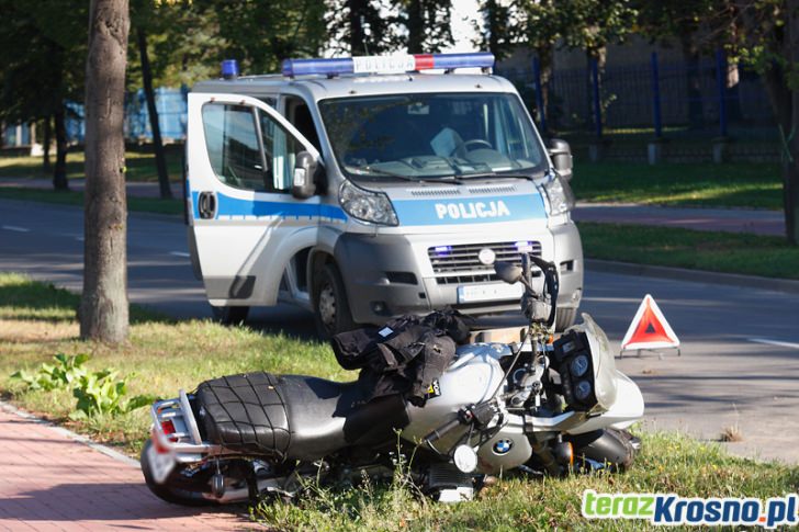 Zderzenie motocykla z samochodem osobowym