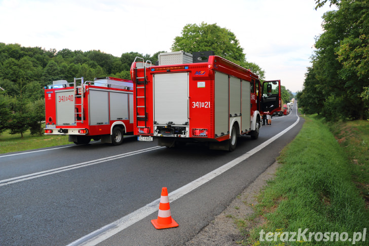 Zderzenie dwóch samochodów w Jaszczwi