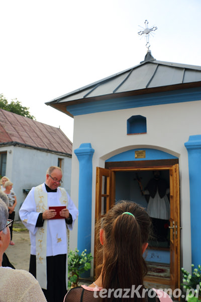 Poświęcenie odnowionej kapliczki św. Jana Nepomucena w Zręcinie