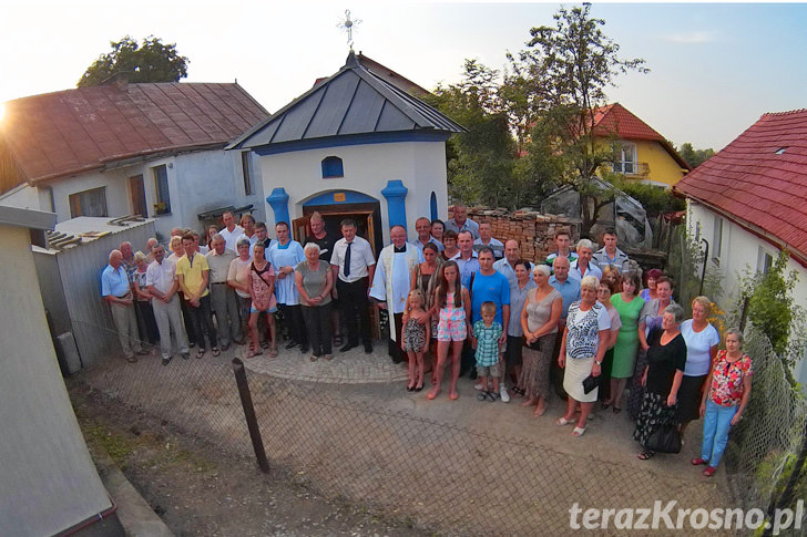 Poświęcenie odnowionej kapliczki św. Jana Nepomucena w Zręcinie