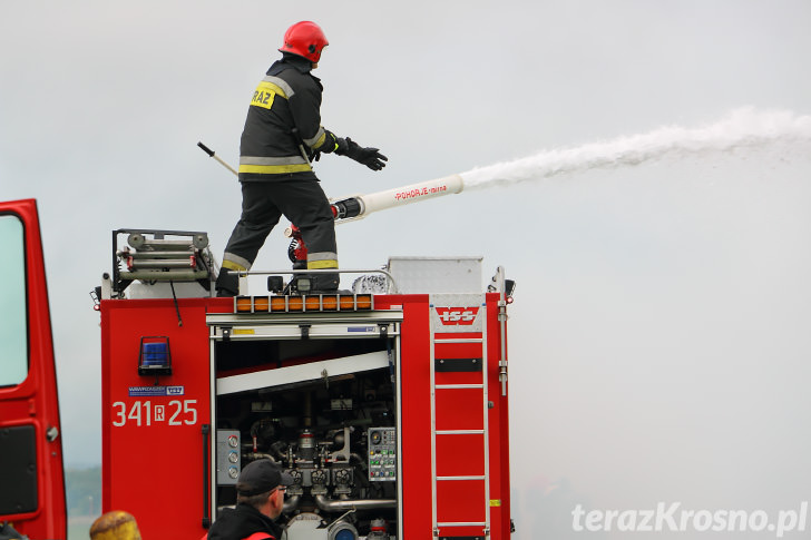 Ćwiczenia służb na krośnieńskim lotnisku