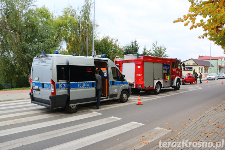 Wjechała w zaparkowany samochód