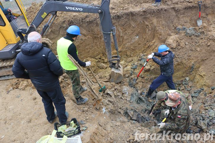 Wydobywanie wraku samolotu Junkers Ju 87 Stuka. Dzień 2