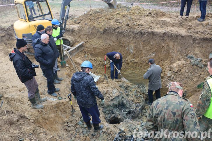 Wydobywanie wraku samolotu Junkers Ju 87 Stuka. Dzień 2