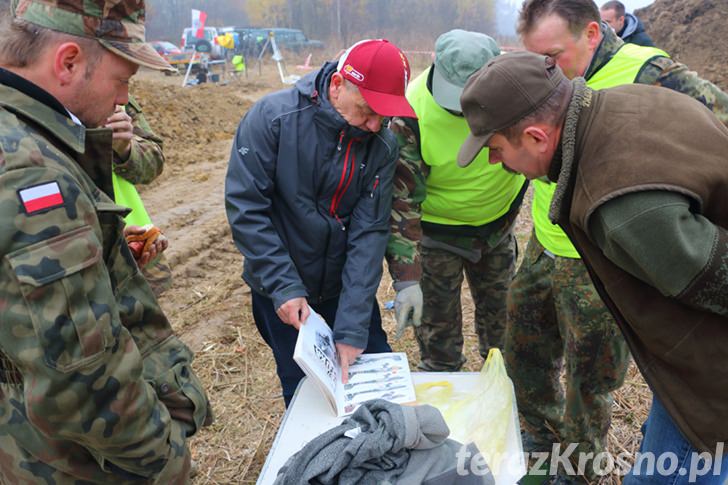 Wydobywanie wraku samolotu Junkers Ju 87 Stuka. Dzień 2