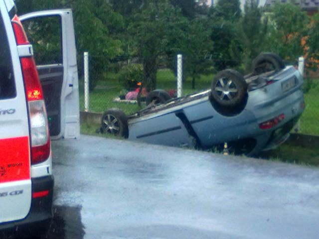 Zderzenie busa z osobówka w Świerzowej Polskiej